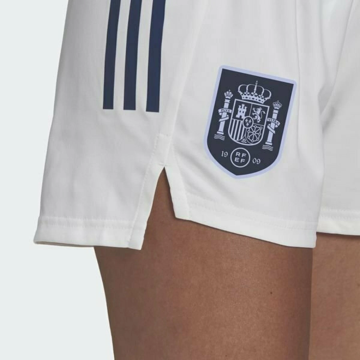 ADIDAS Outdoor-Shorts Für Frauen Espagne Euro Féminin 2022 6 ADIDAS Outdoor-Shorts Für Frauen Espagne Euro Féminin 2022 – Bild 4