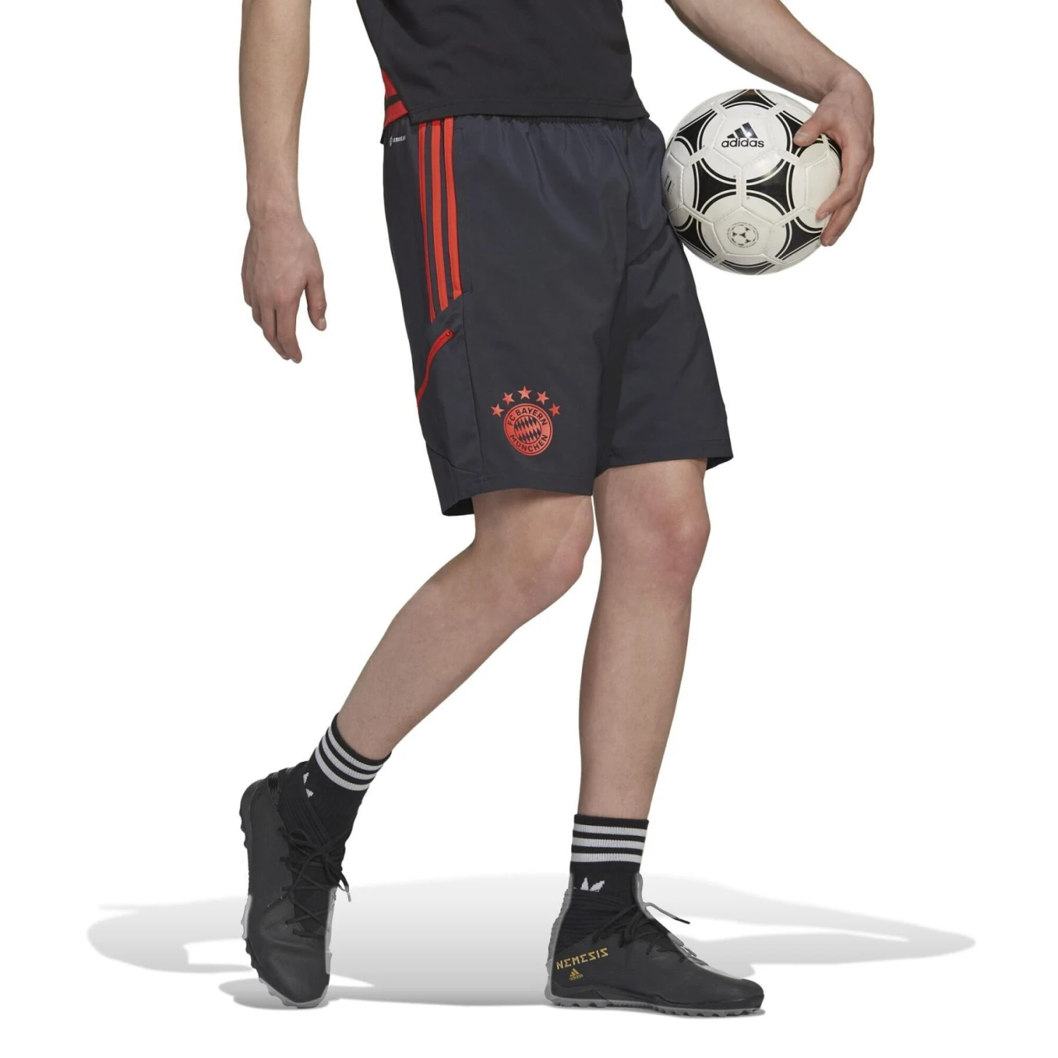 ADIDAS Short Bayern Munich Downtime Condivo 2022/23 5 ADIDAS Short Bayern Munich Downtime Condivo 2022/23 – Bild 3