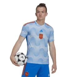 ADIDAS Authentisches Auswärtstrikot Der Fußball-Weltmeisterschaft 2022 Espagne -ADIDAS Verkäufe adidas he2024 7 apparel on model walking view white