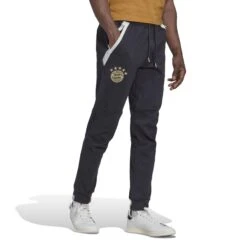 ADIDAS Jogginghose Bayern Munich Travel 2022/23 -ADIDAS Verkäufe adidas hf1346 3 apparel on model standard view white