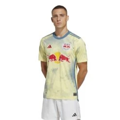 ADIDAS Heimtrikot New York Red Bulls 2023 -ADIDAS Verkäufe adidas hi1868 4 apparel on model standard view white