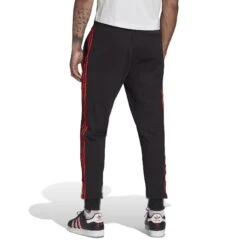 ADIDAS Jogginghose Bayern Munich FC DNA Lifestyler 2022/23 -ADIDAS Verkäufe adidas hs5272 4 apparel on model back view white