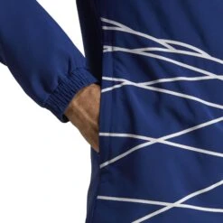 ADIDAS Wasserdichte Jacke Bayern Munich Graphic -ADIDAS Verkäufe adidas ht8828 10 apparel on model detail view 3 white