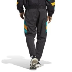 ADIDAS Jogging Bayern Munich Icon -ADIDAS Verkäufe adidas ht8837 4 apparel on model back view white