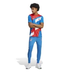 ADIDAS Prematch-Trikot Bayern Munich 2022/23 -ADIDAS Verkäufe adidas hu1261 8 apparel on model standard outfit view white