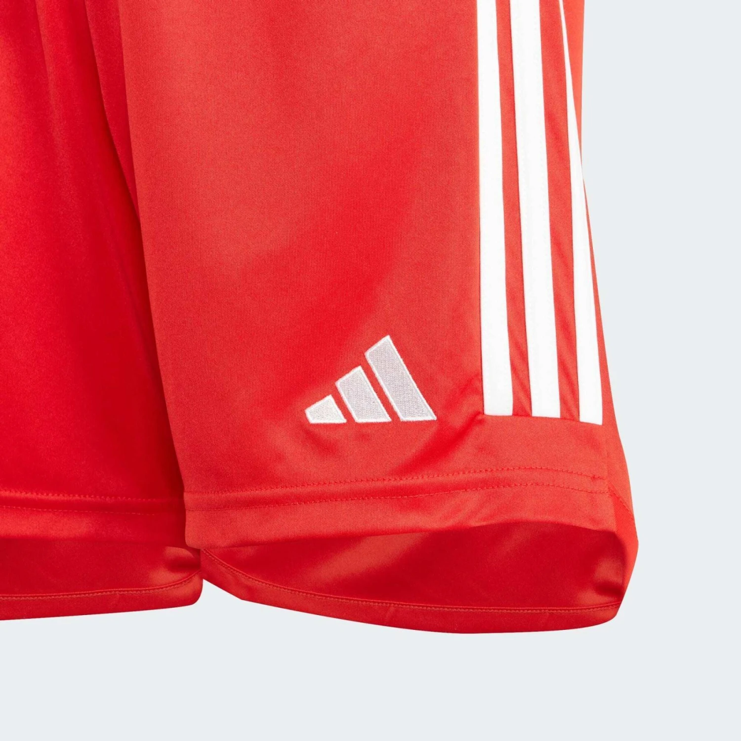 ADIDAS Short Home Kind Bayern München 2023/24 5 ADIDAS Short Home Kind Bayern München 2023/24 – Bild 3