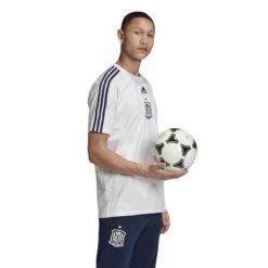 ADIDAS T-shirt Espagne Seasonal Special 2020 -ADIDAS Verkäufe fi6308 app on model walking white