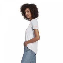 ADIDAS Bayern Frauen Outdoor Trikot 2020/21 16 ADIDAS Bayern Frauen Outdoor Trikot 2020/21 -ADIDAS Verkäufe fr4019 app on model side white