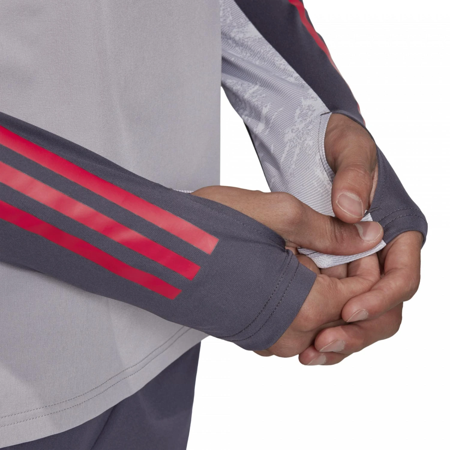 ADIDAS Bayern Ultimative Sweatshirt 2020/21 11 ADIDAS Bayern Ultimative Sweatshirt 2020/21 – Bild 9