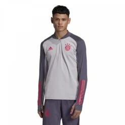 ADIDAS Bayern Ultimative Sweatshirt 2020/21 28 ADIDAS Bayern Ultimative Sweatshirt 2020/21 -ADIDAS Verkäufe fr5338 app on model standard white