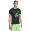 Nike Auswärtstrikot VFL Wolfsburg 2022/23 1 Nike Auswärtstrikot VFL Wolfsburg 2022/23 -ADIDAS Verkäufe nike dj7691 365 phsfm001 new