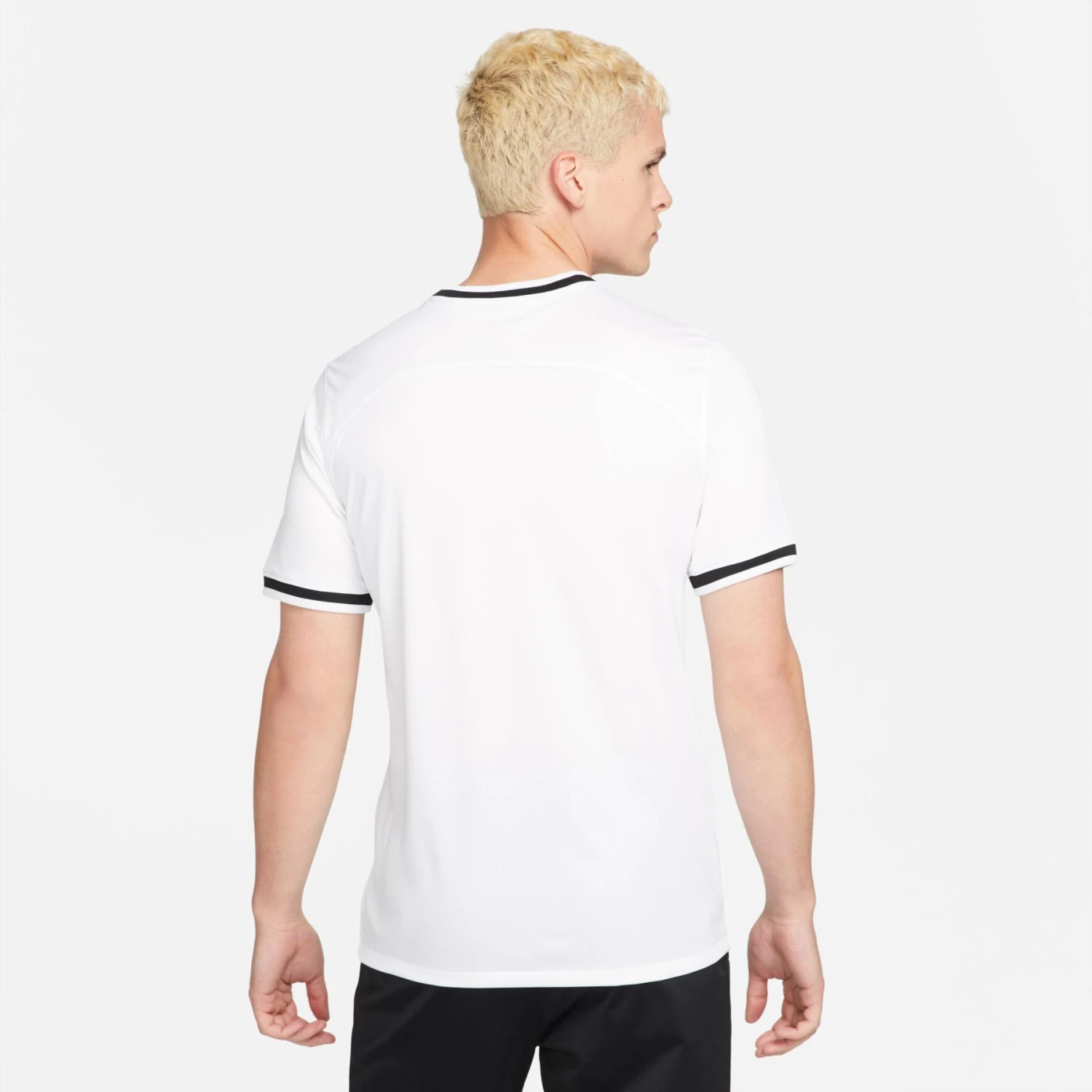 Nike Heimtrikot Eintracht Francfort 2022/23 5 Nike Heimtrikot Eintracht Francfort 2022/23 – Bild 3