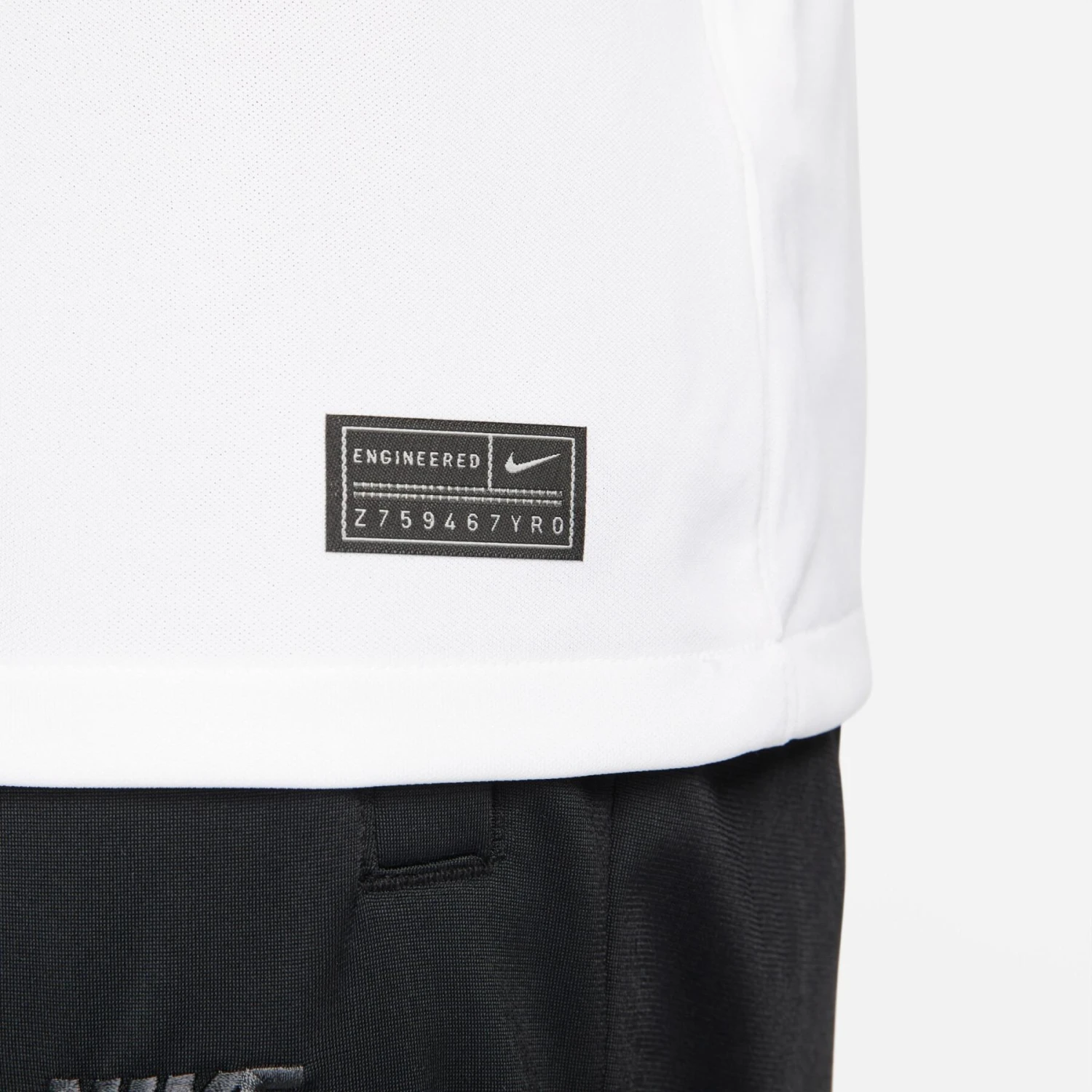 Nike Heimtrikot Eintracht Francfort 2022/23 6 Nike Heimtrikot Eintracht Francfort 2022/23 – Bild 4