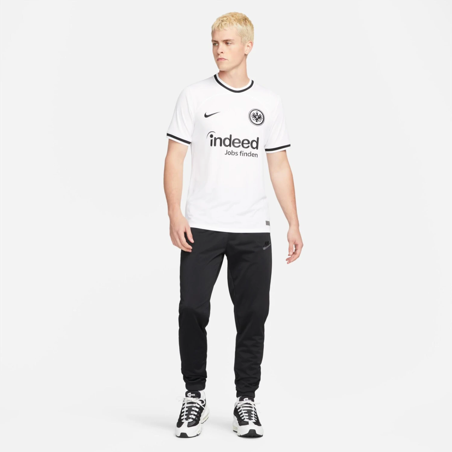 Nike Heimtrikot Eintracht Francfort 2022/23 7 Nike Heimtrikot Eintracht Francfort 2022/23 – Bild 5
